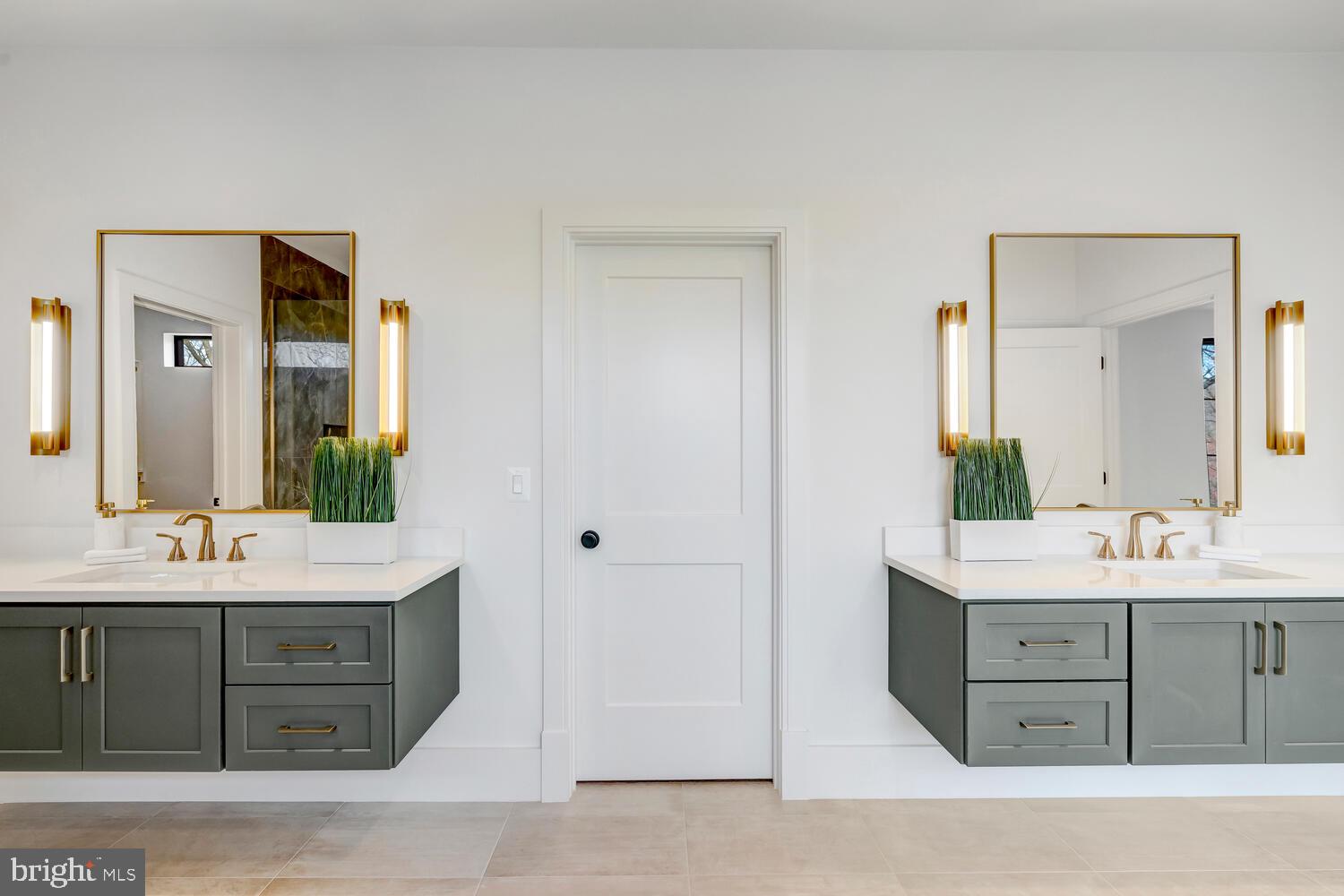 COUNTRY ACRES - Residential