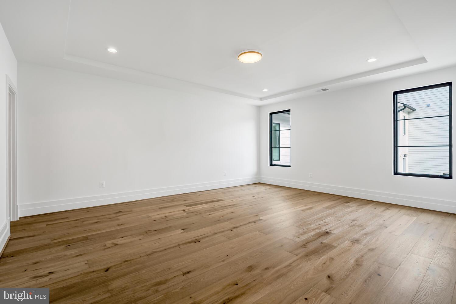 COUNTRY ACRES - Residential