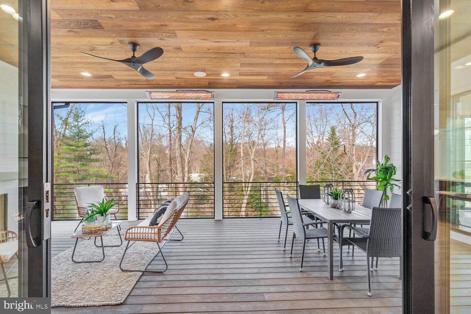 COUNTRY ACRES - Residential