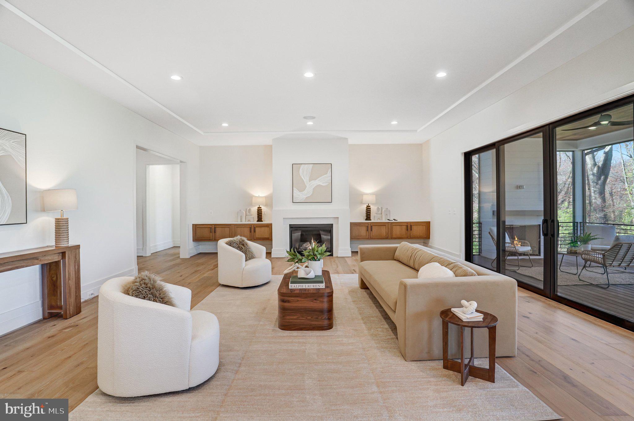 COUNTRY ACRES - Residential