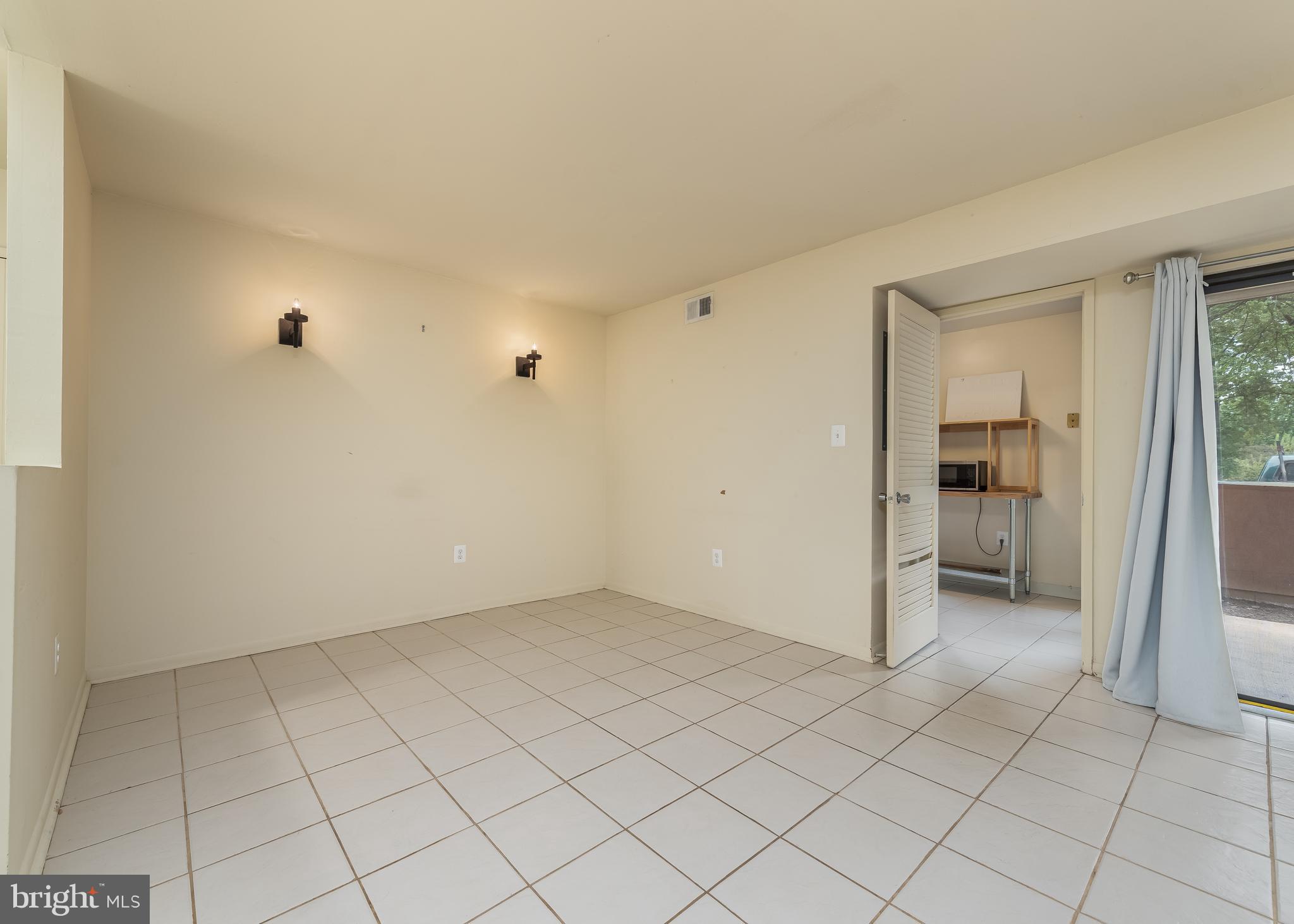 OAKLAND MILLS - Residential