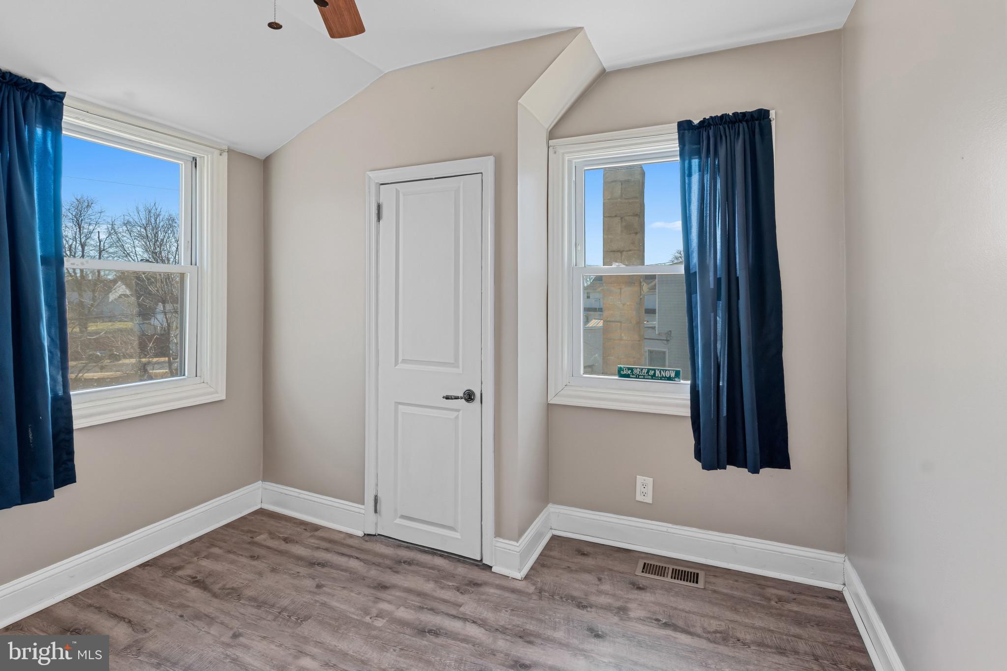 EDGEMERE/SPARROWS POINT - Residential