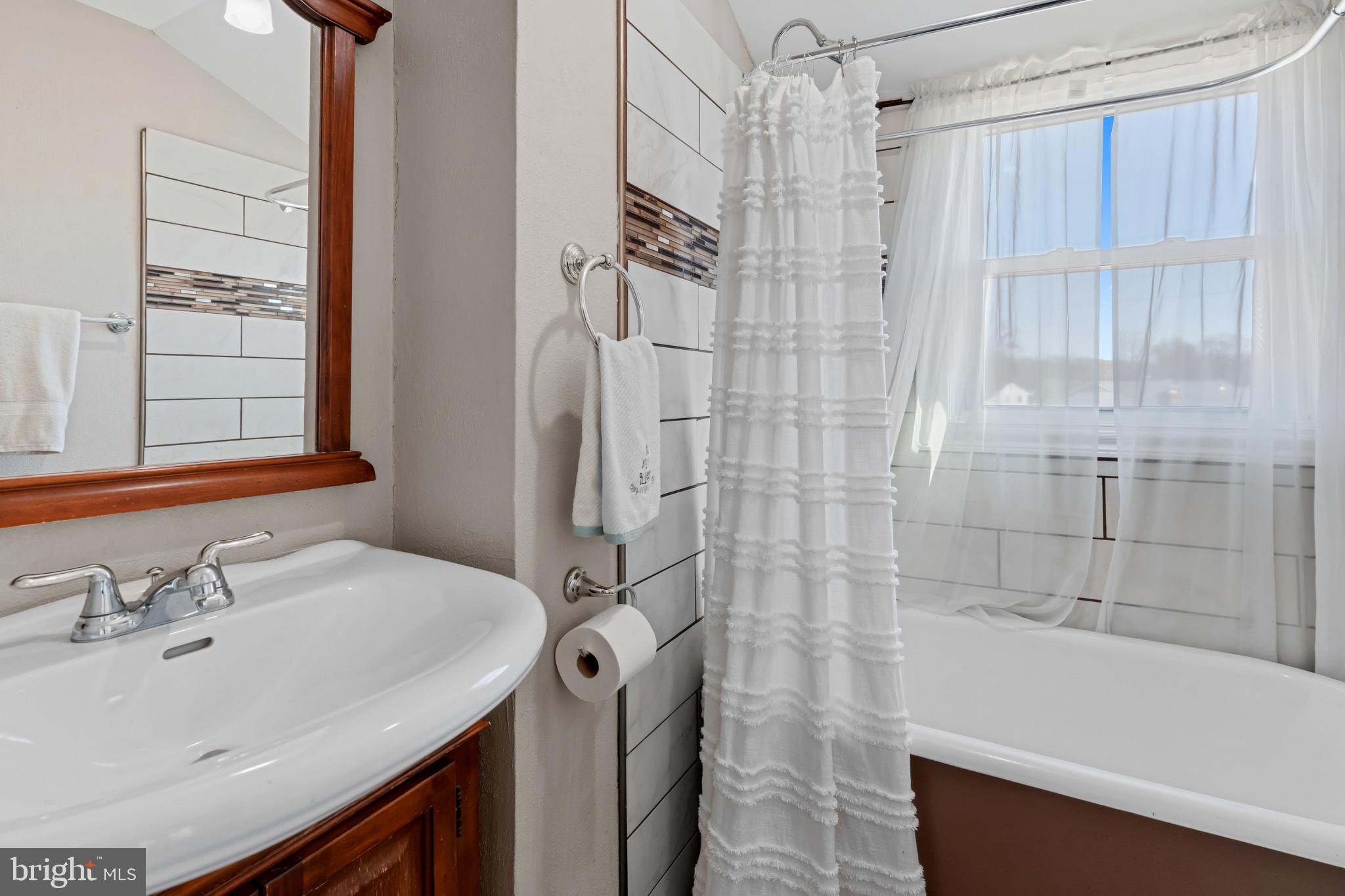 EDGEMERE/SPARROWS POINT - Residential