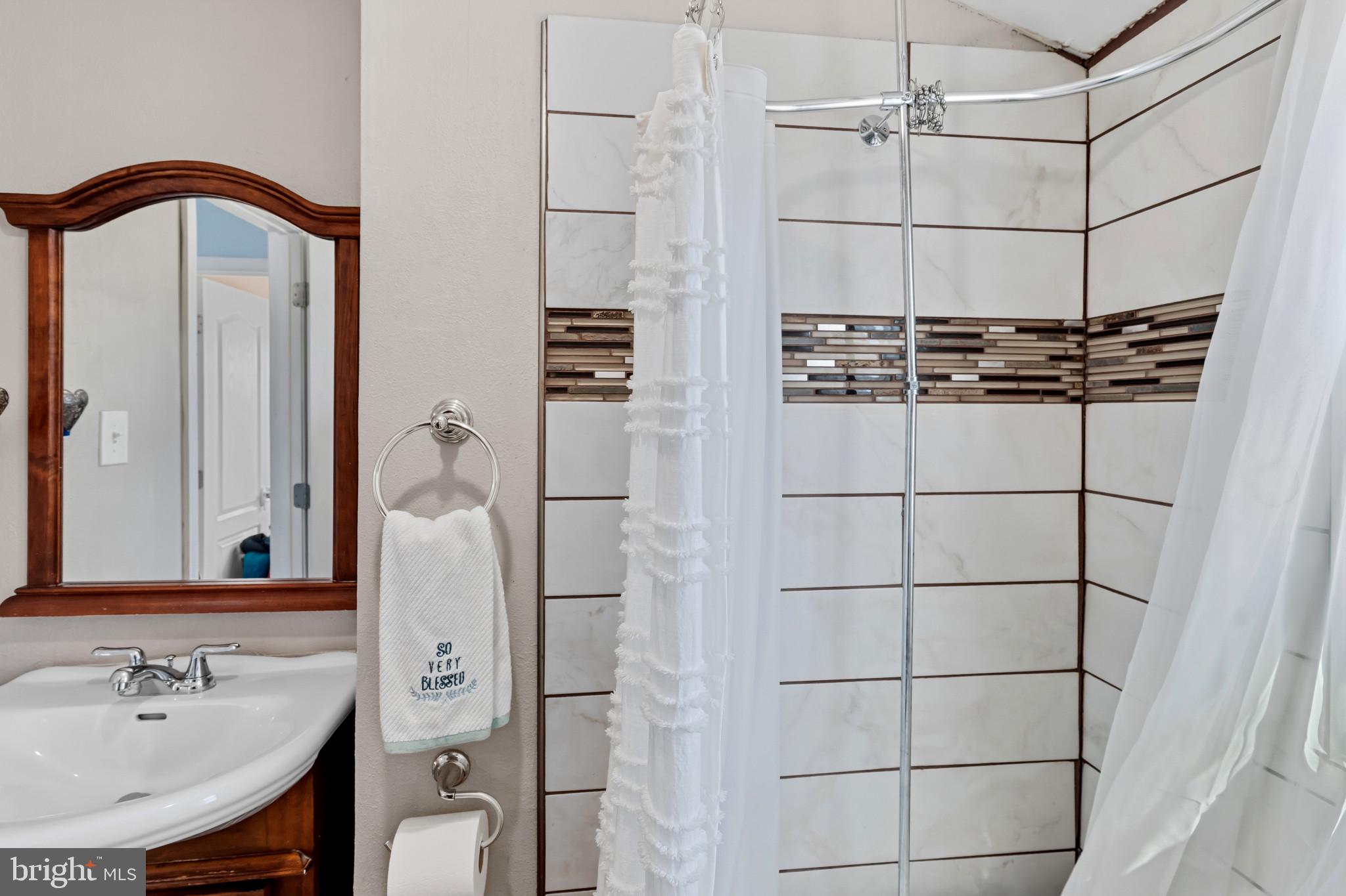 EDGEMERE/SPARROWS POINT - Residential