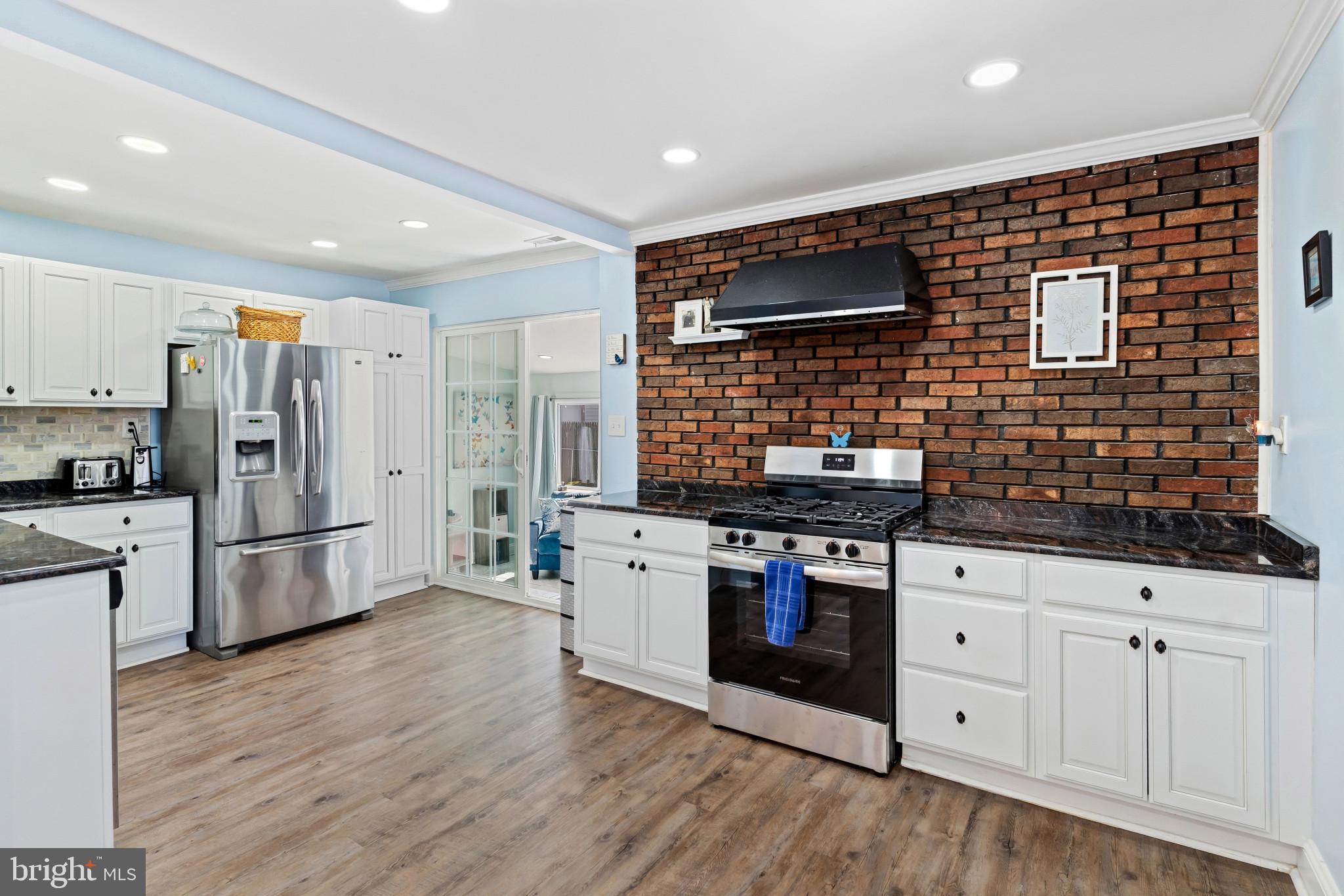 EDGEMERE/SPARROWS POINT - Residential