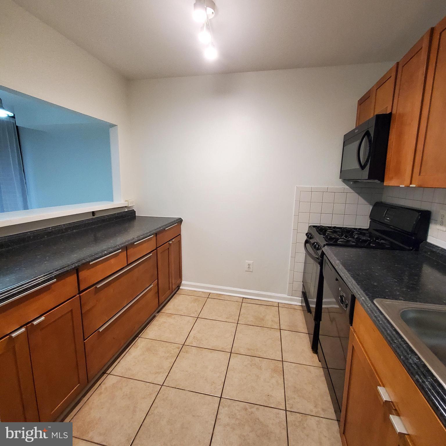 SAXONY SQUARE - Residential Lease