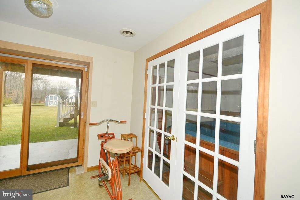 LAKE MEADE - Residential