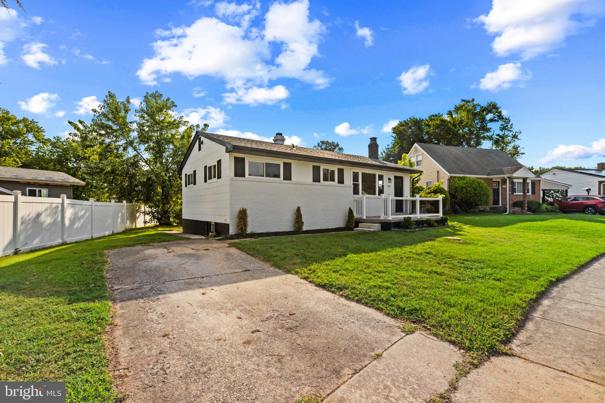 1201 WHITMAN DRIVE
