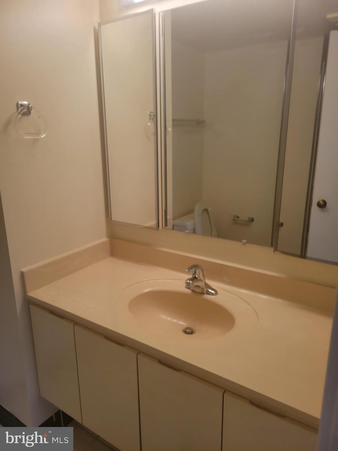 LEISURE WORLD - Residential Lease