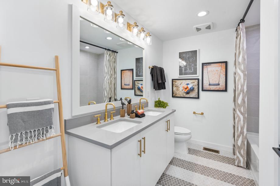 STONEBROOK AT UPPER MERION - Residential