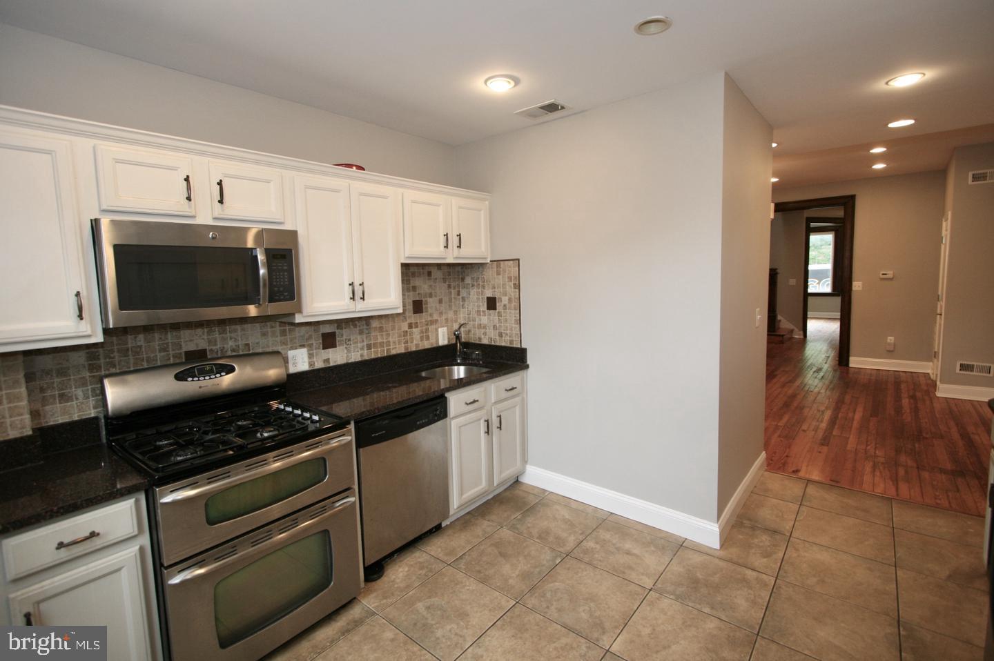 3209 NW 11TH STREET NW A
