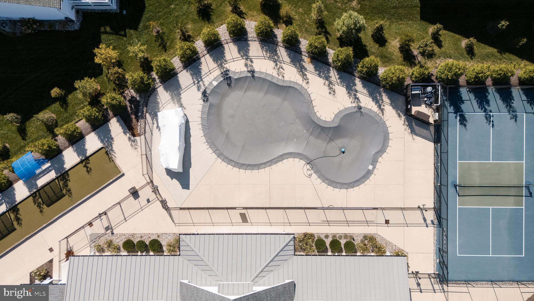 WHISPERING WOODS - Residential