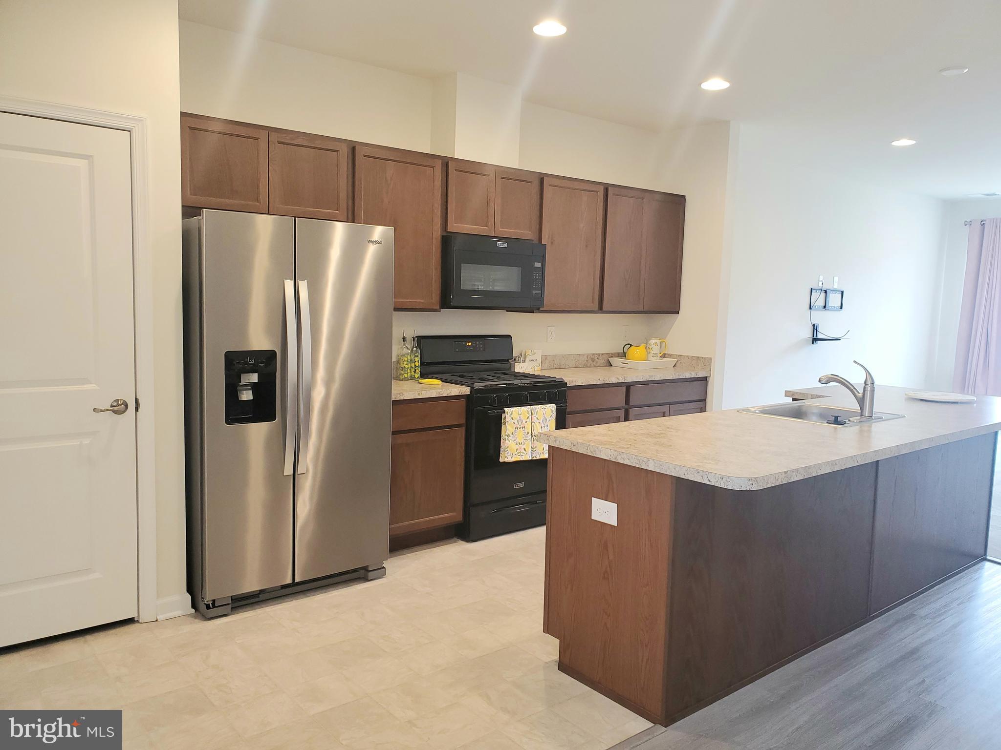 WHISPERING WOODS - Residential