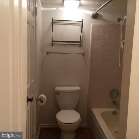 FOUNTAINS AT MCLEAN - Residential Lease