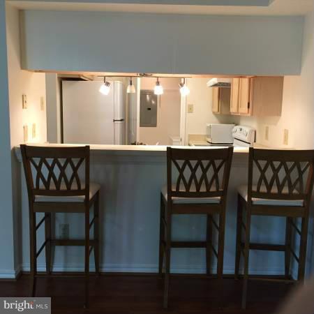 FOUNTAINS AT MCLEAN - Residential Lease