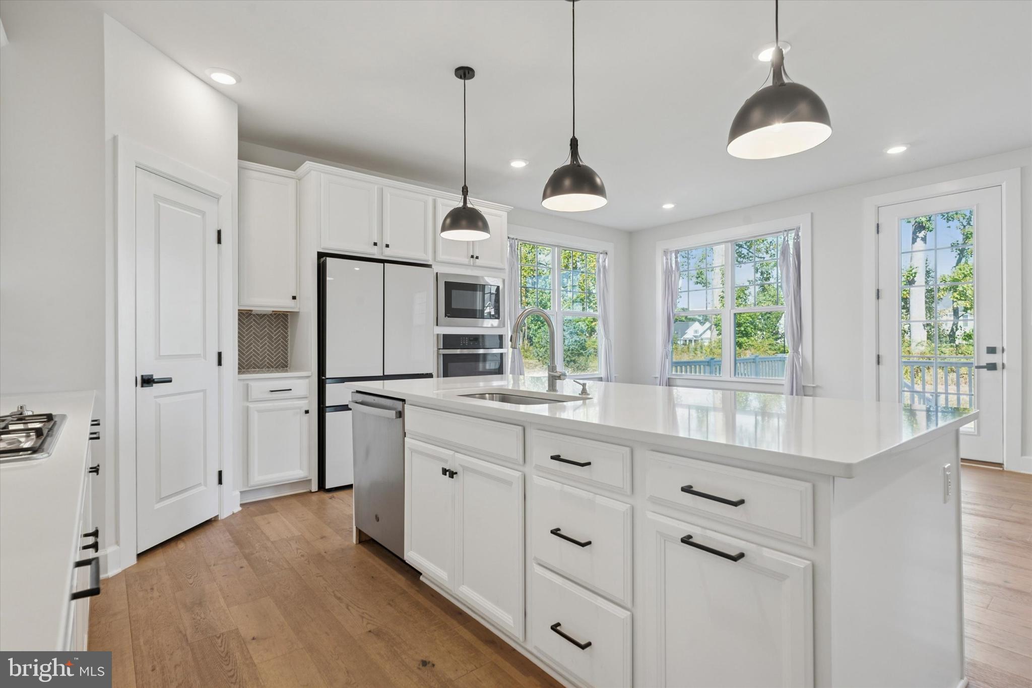 1614 PHILLIPS DRIVE