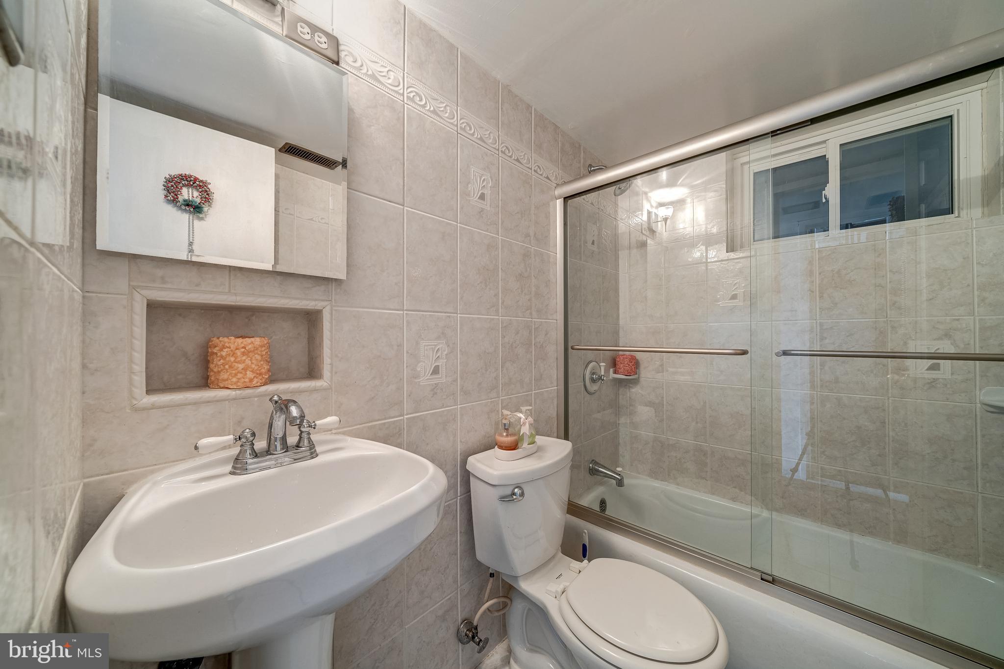 GRASS RIDGE - Residential