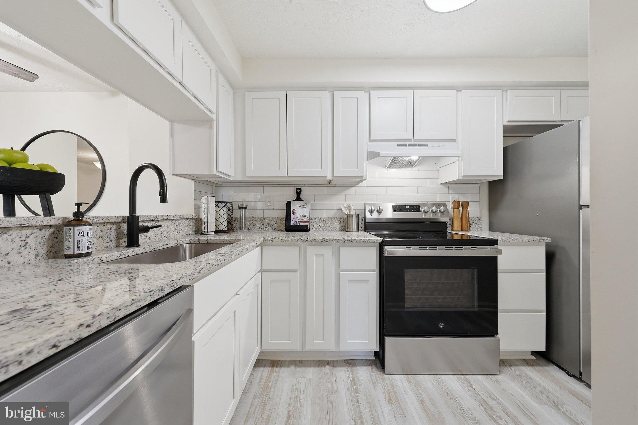 807D STRATFORD WAY 1300D