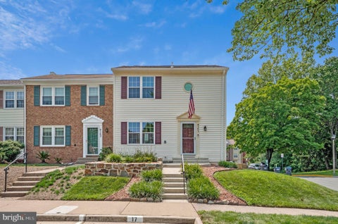 Townhouse For Sale - 4151 Hamlin Court<br/> Fairfax County, CHANTILLY, VA 20151