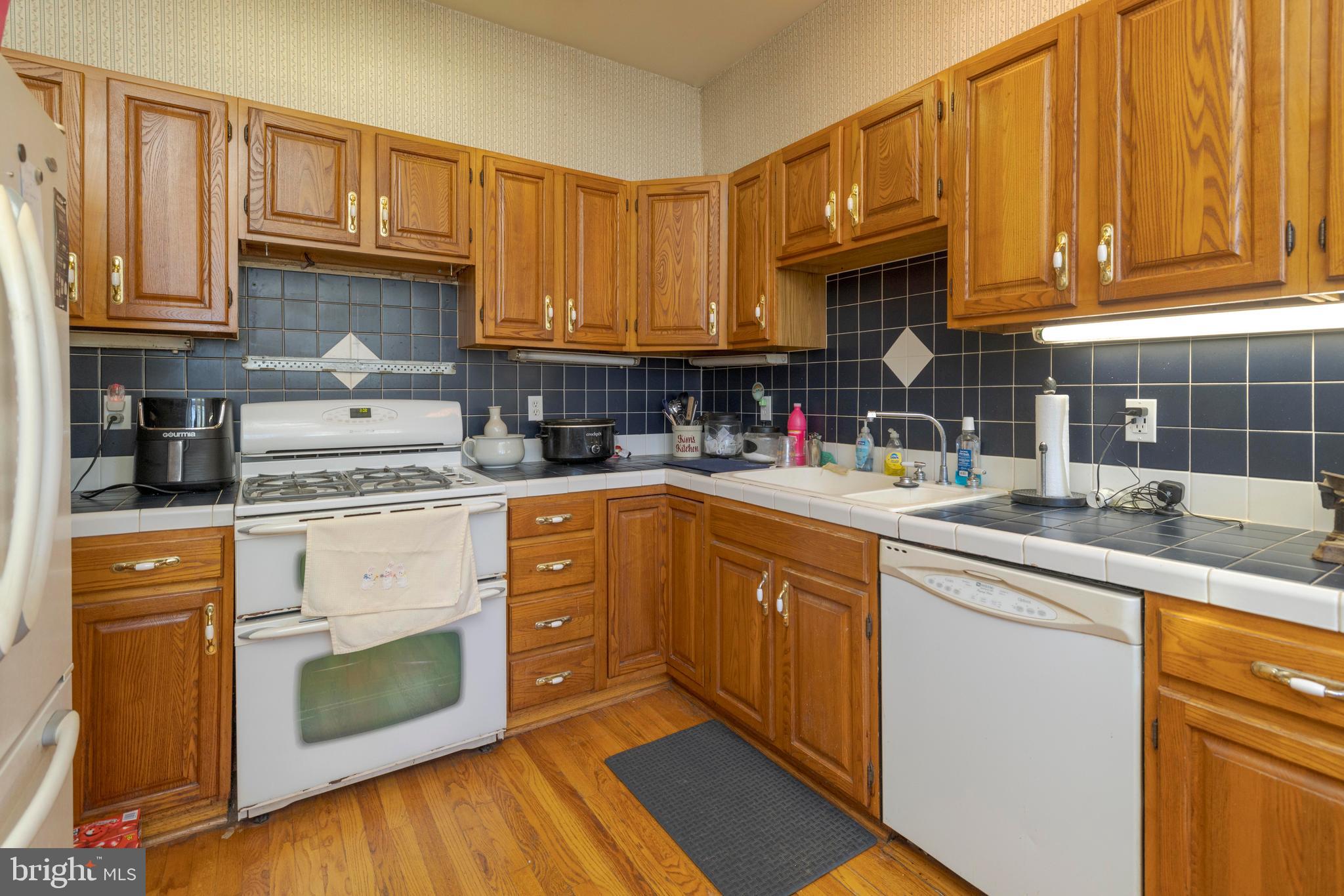 FOX CHASE - Residential