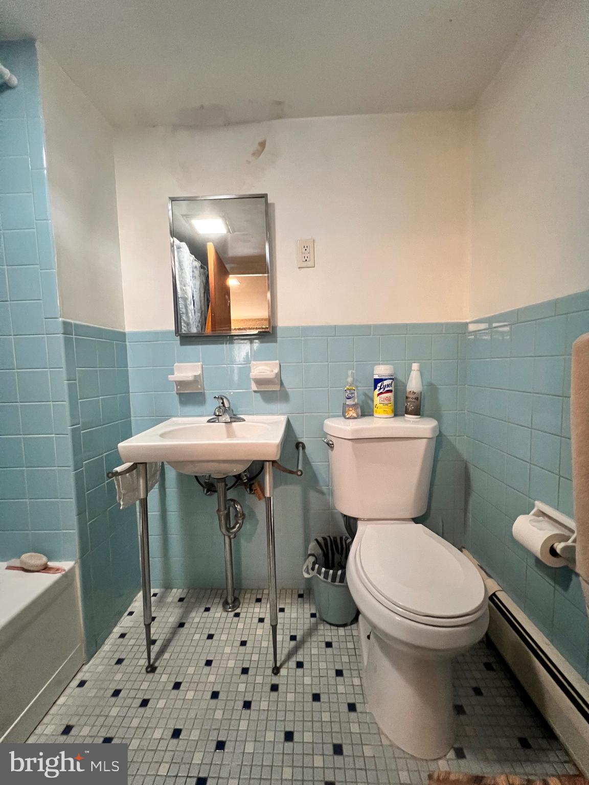 FOX CHASE - Residential