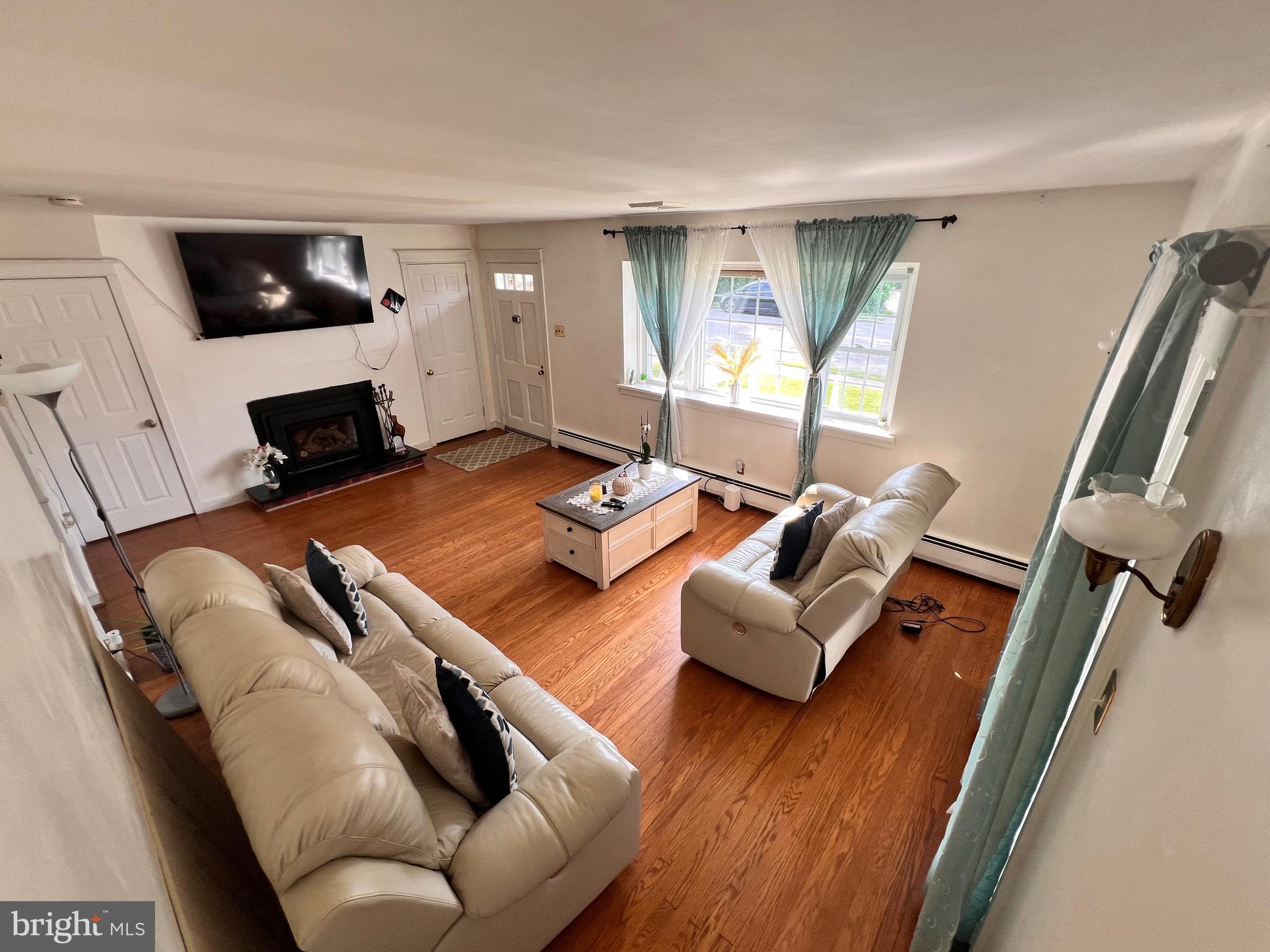 FOX CHASE - Residential