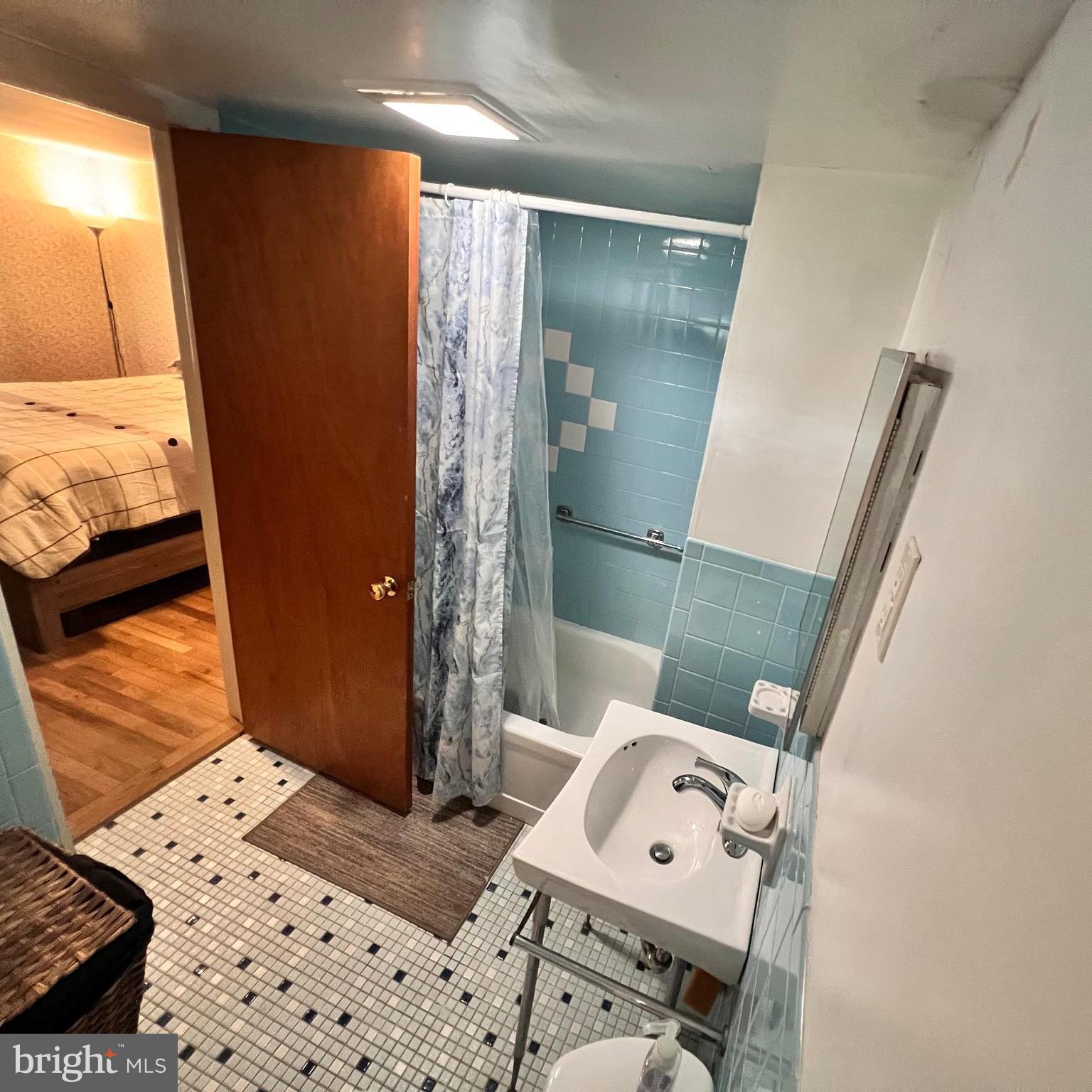 FOX CHASE - Residential