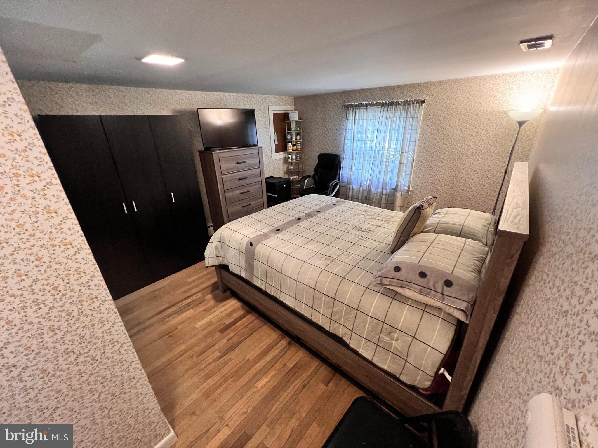 FOX CHASE - Residential