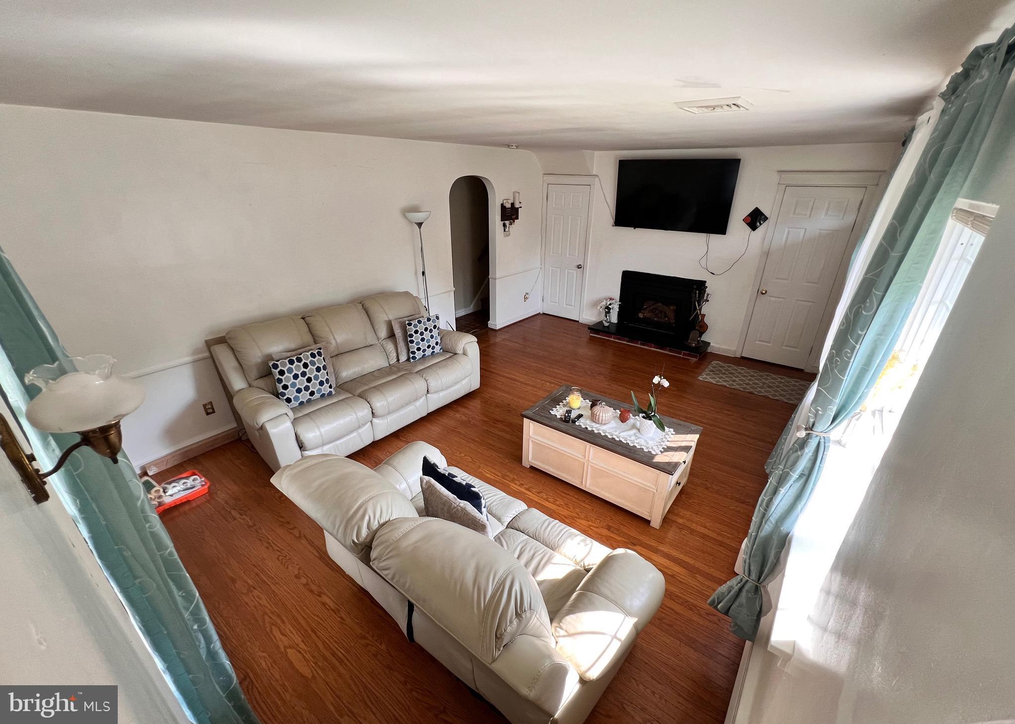 FOX CHASE - Residential