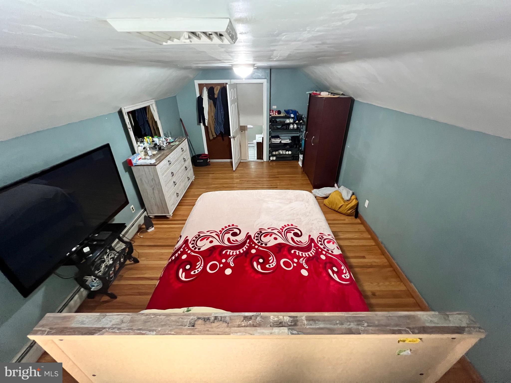 FOX CHASE - Residential