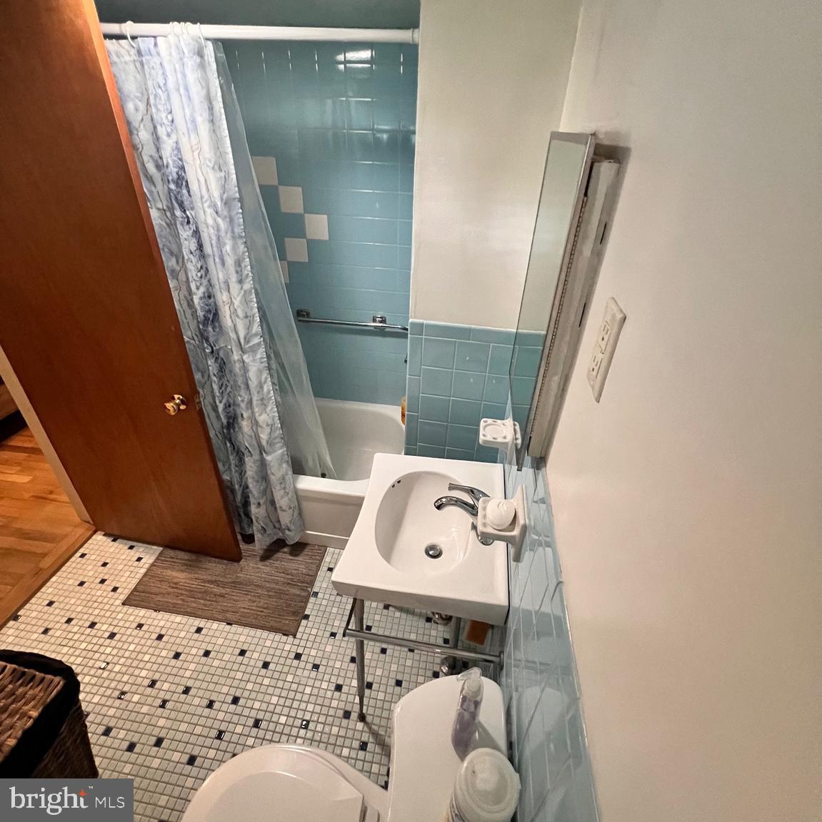 FOX CHASE - Residential