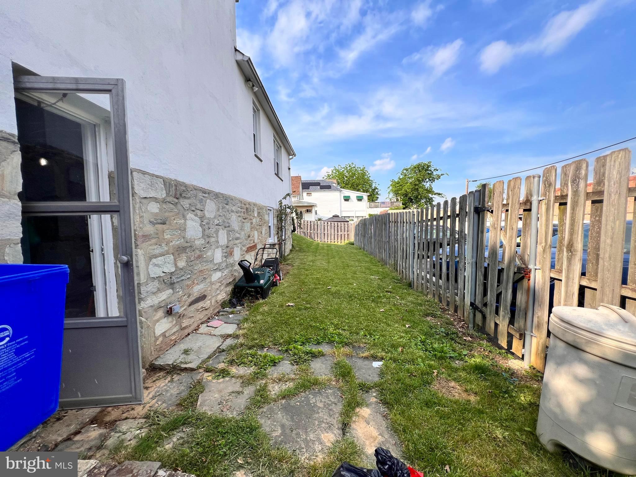 FOX CHASE - Residential