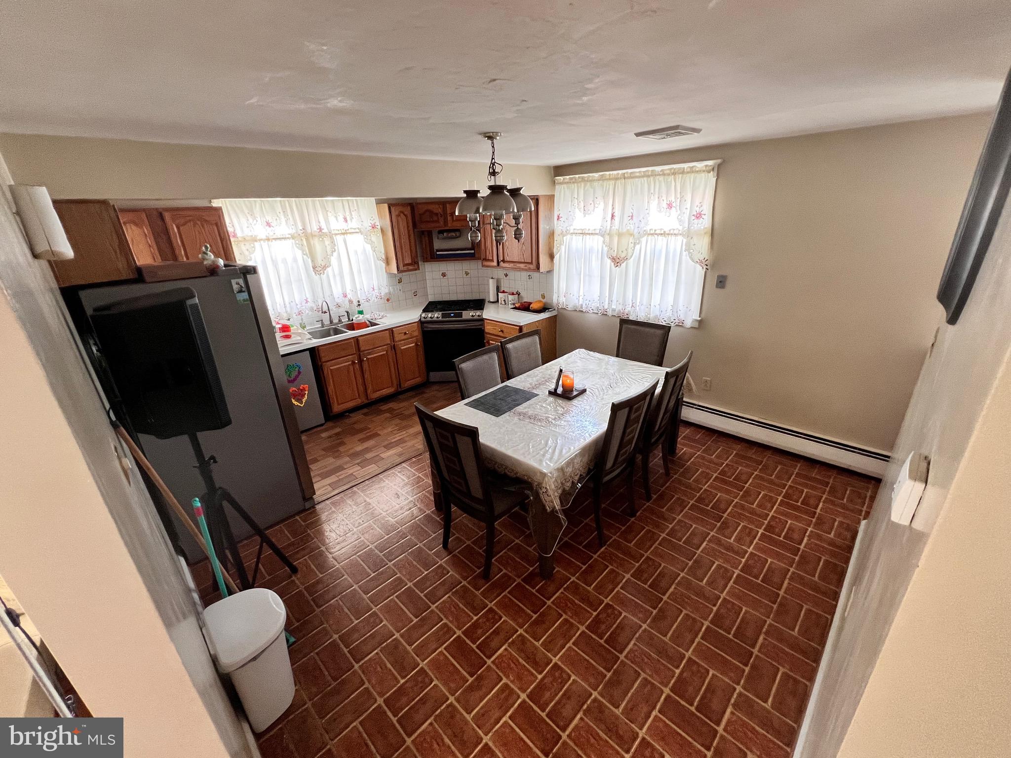 FOX CHASE - Residential