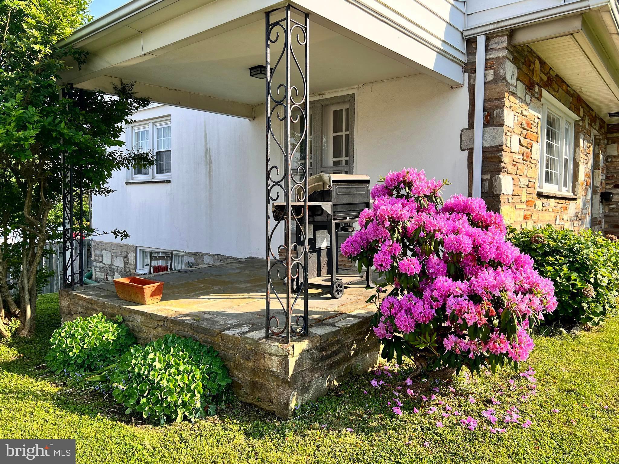 FOX CHASE - Residential