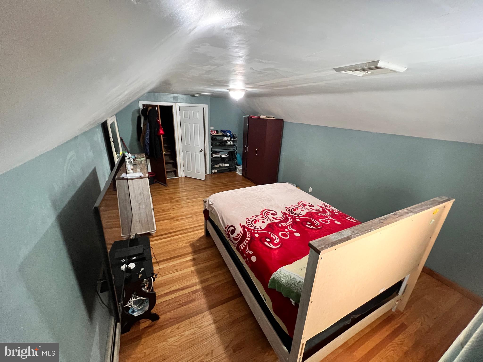 FOX CHASE - Residential