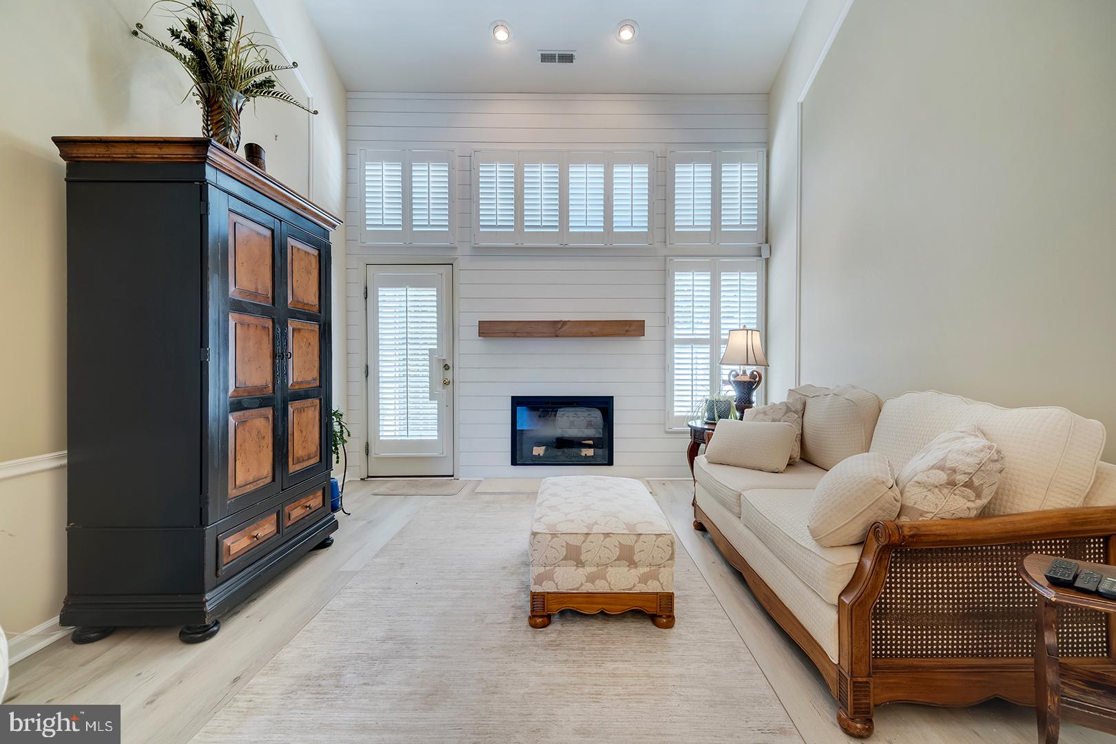 32257 PELICAN COURT