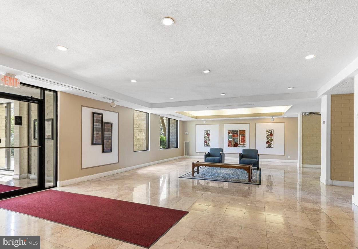 WOODLAKE TOWERS - Residential