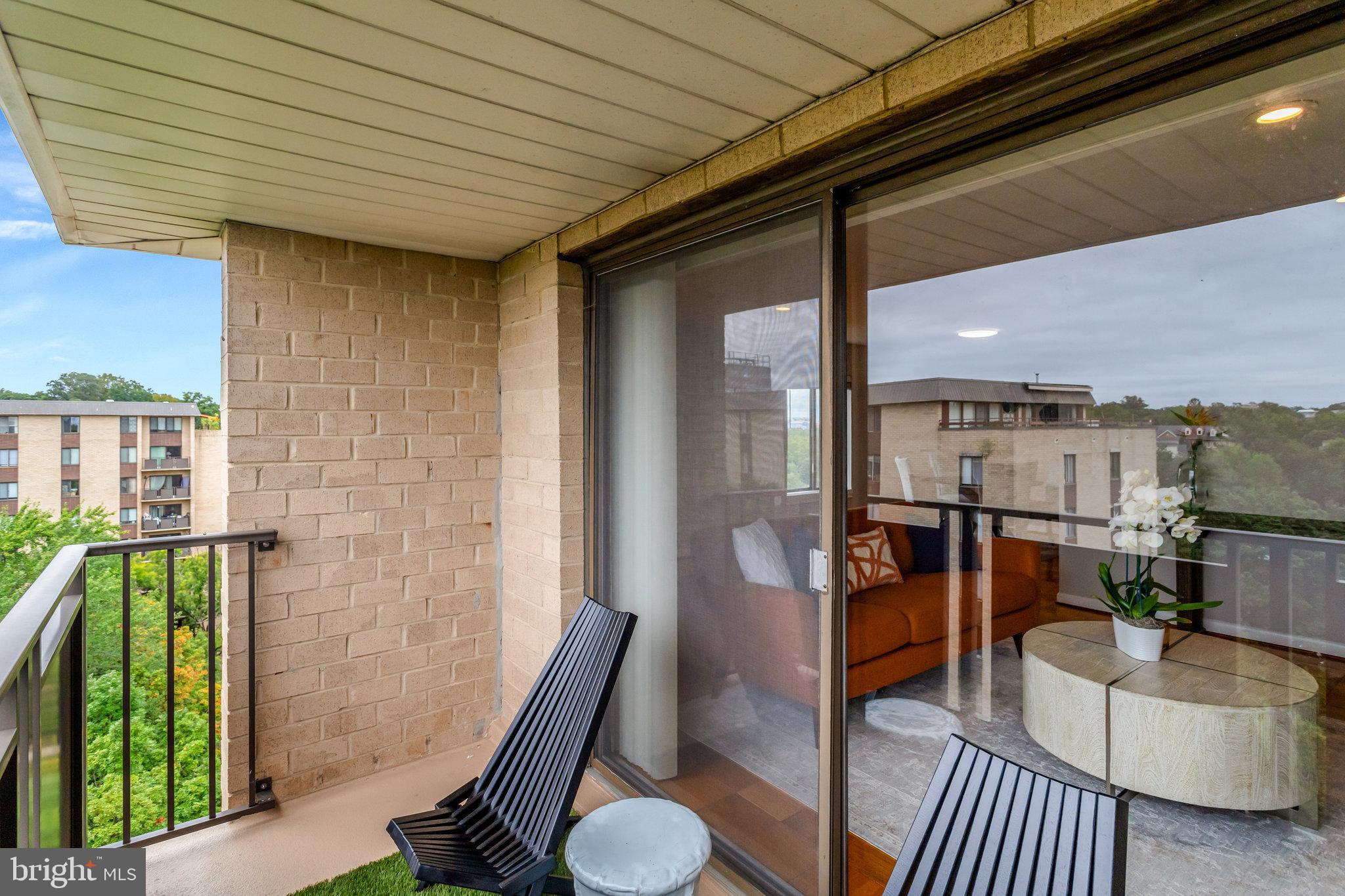 WOODLAKE TOWERS - Residential