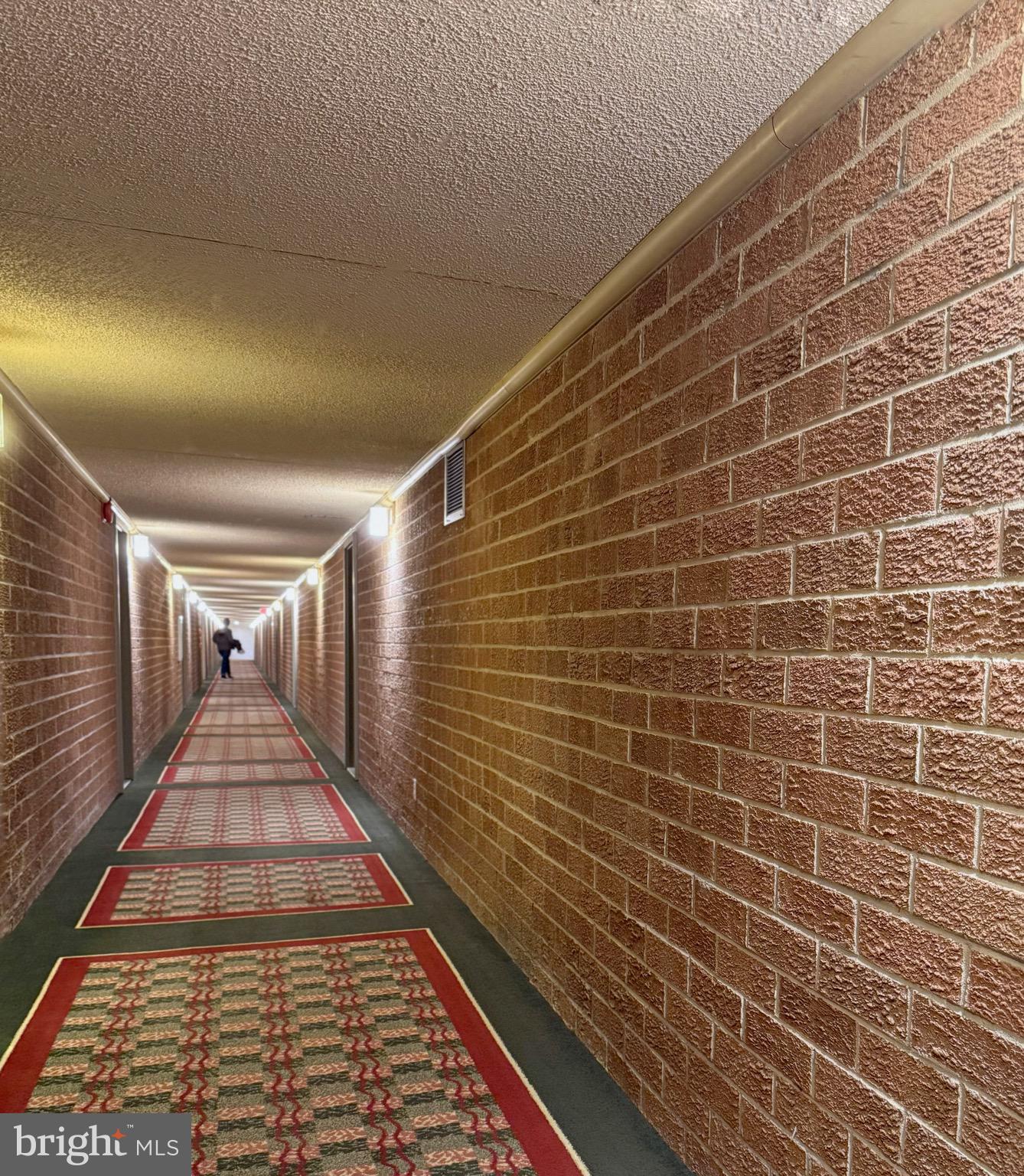 WOODLAKE TOWERS - Residential