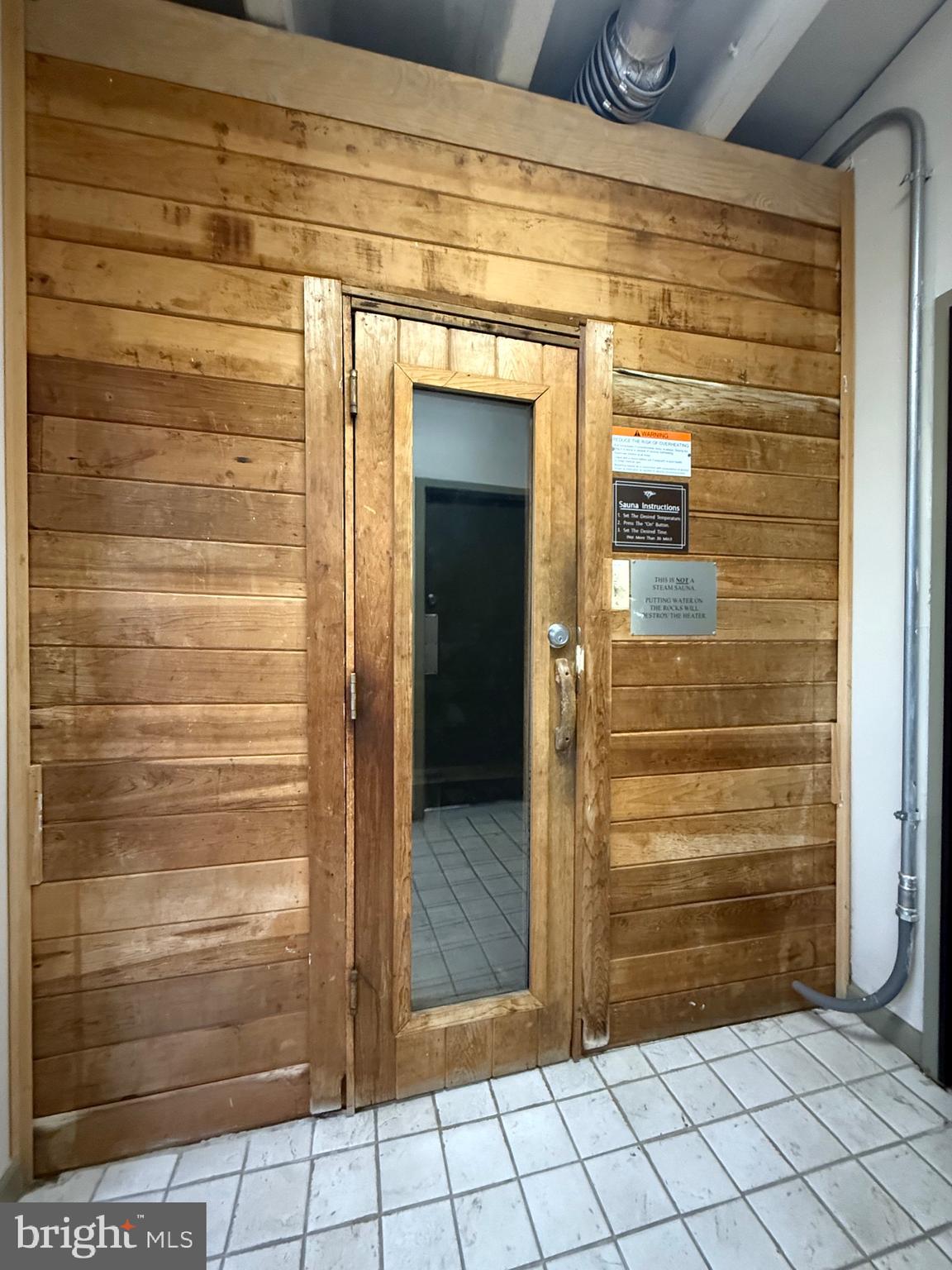 WOODLAKE TOWERS - Residential