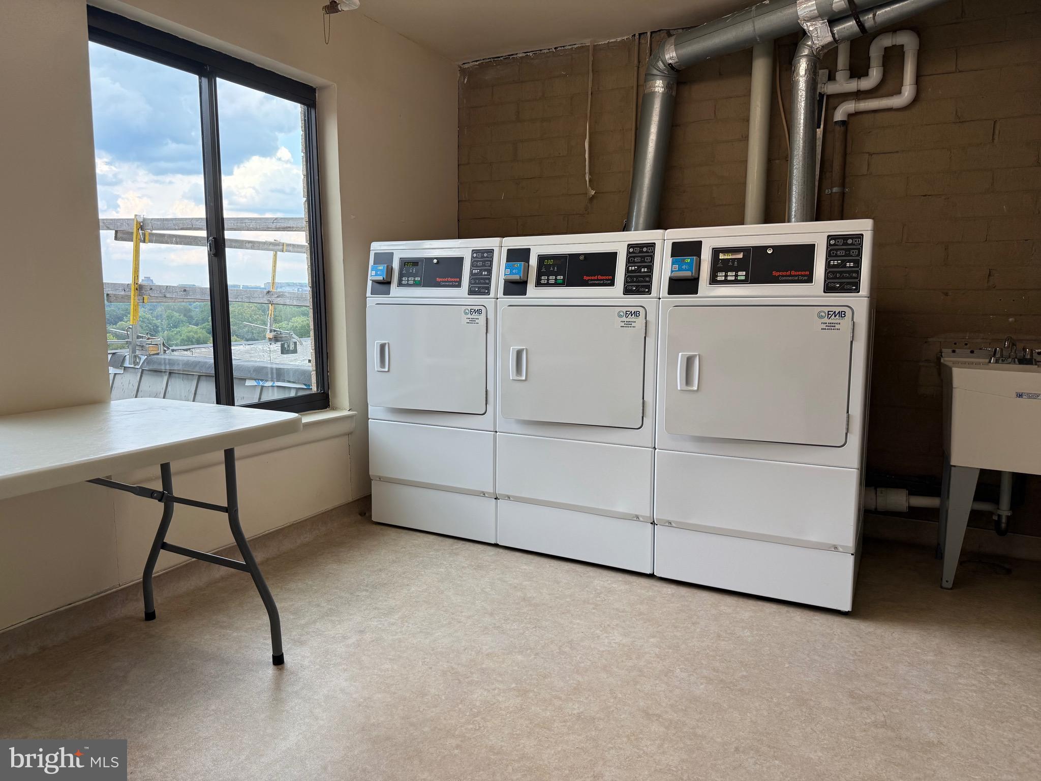 WOODLAKE TOWERS - Residential