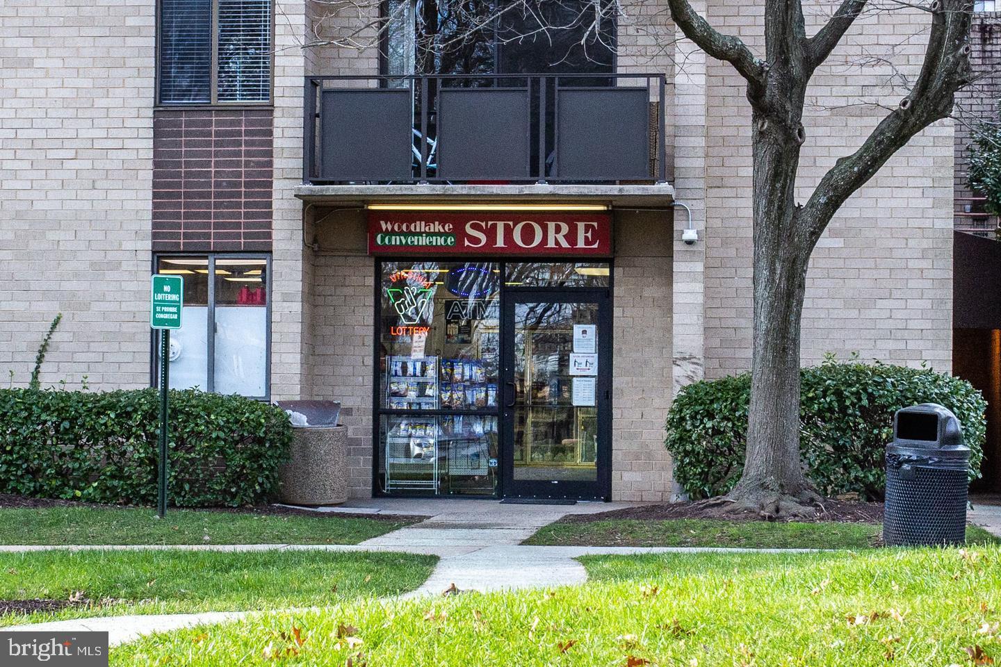 WOODLAKE TOWERS - Residential