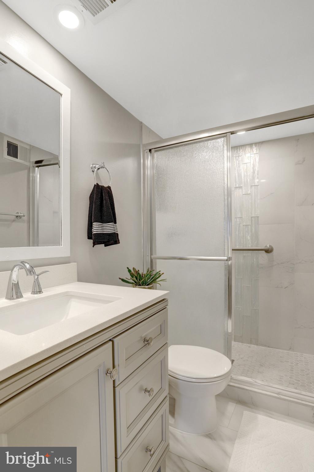 WOODLAKE TOWERS - Residential