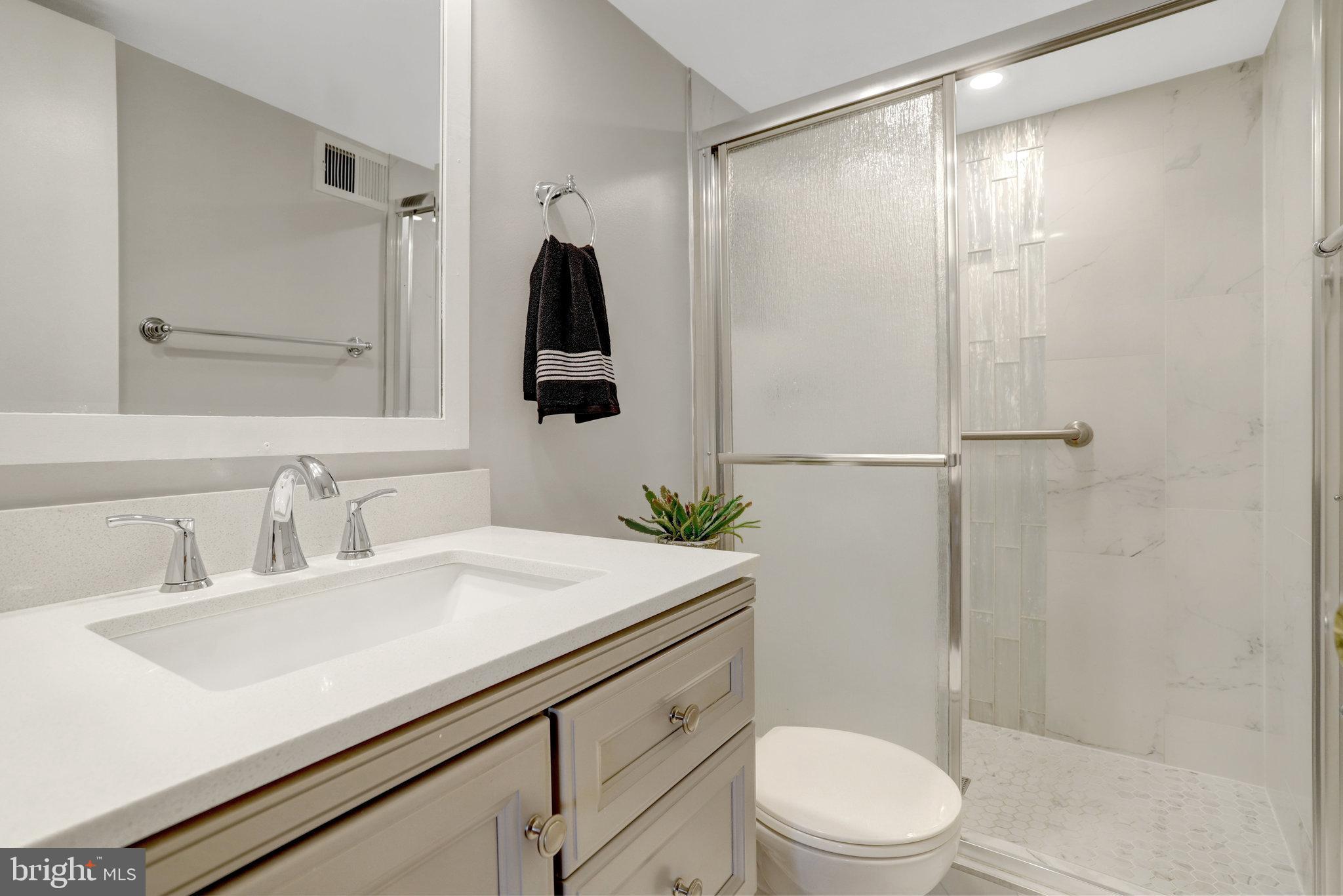 WOODLAKE TOWERS - Residential