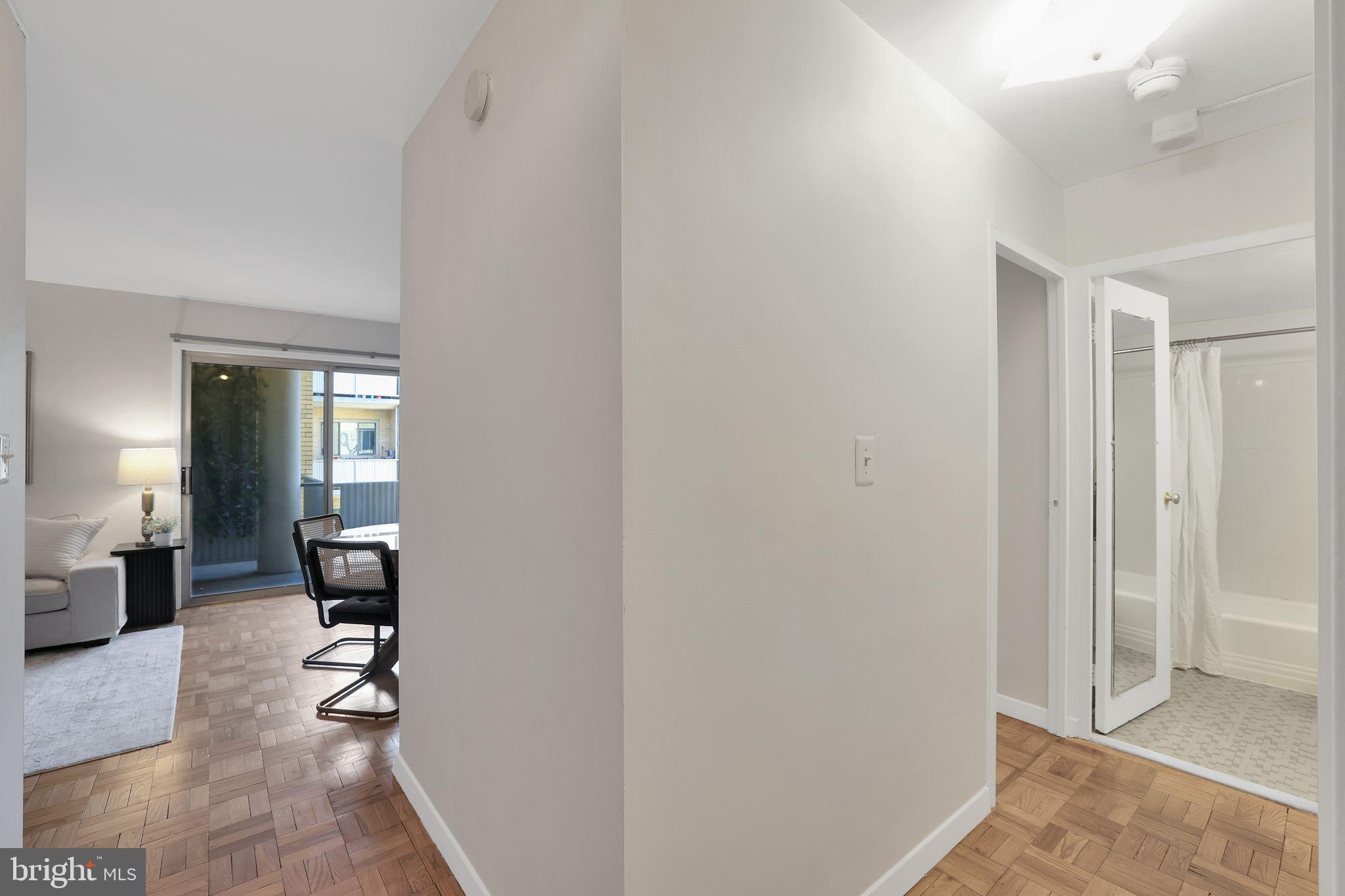 4600 CONNECTICUT AVENUE NW 828