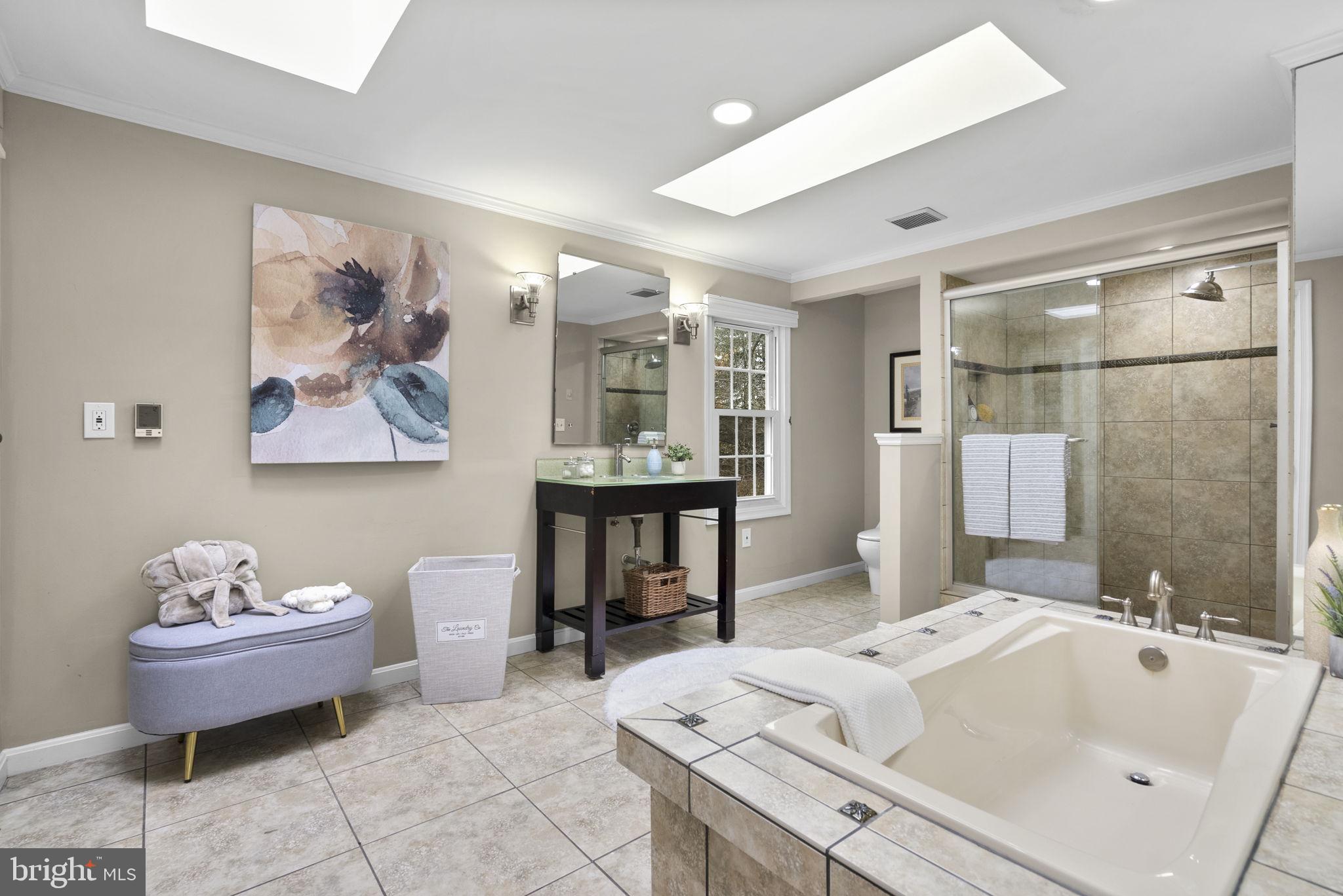 LONGMEAD - Residential