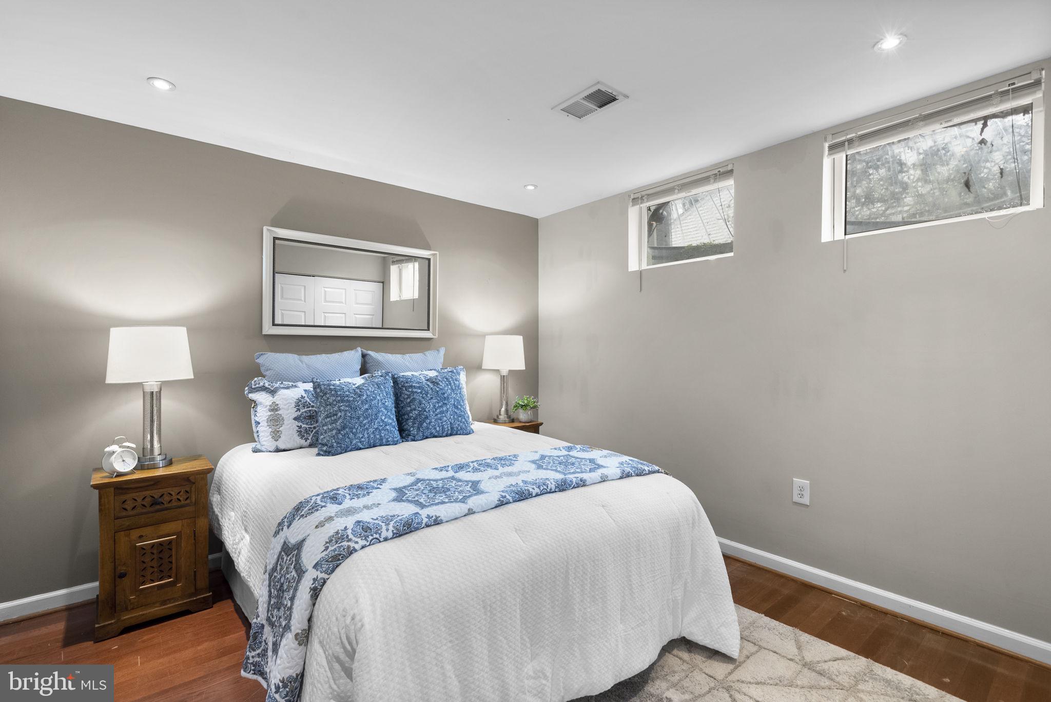 LONGMEAD - Residential