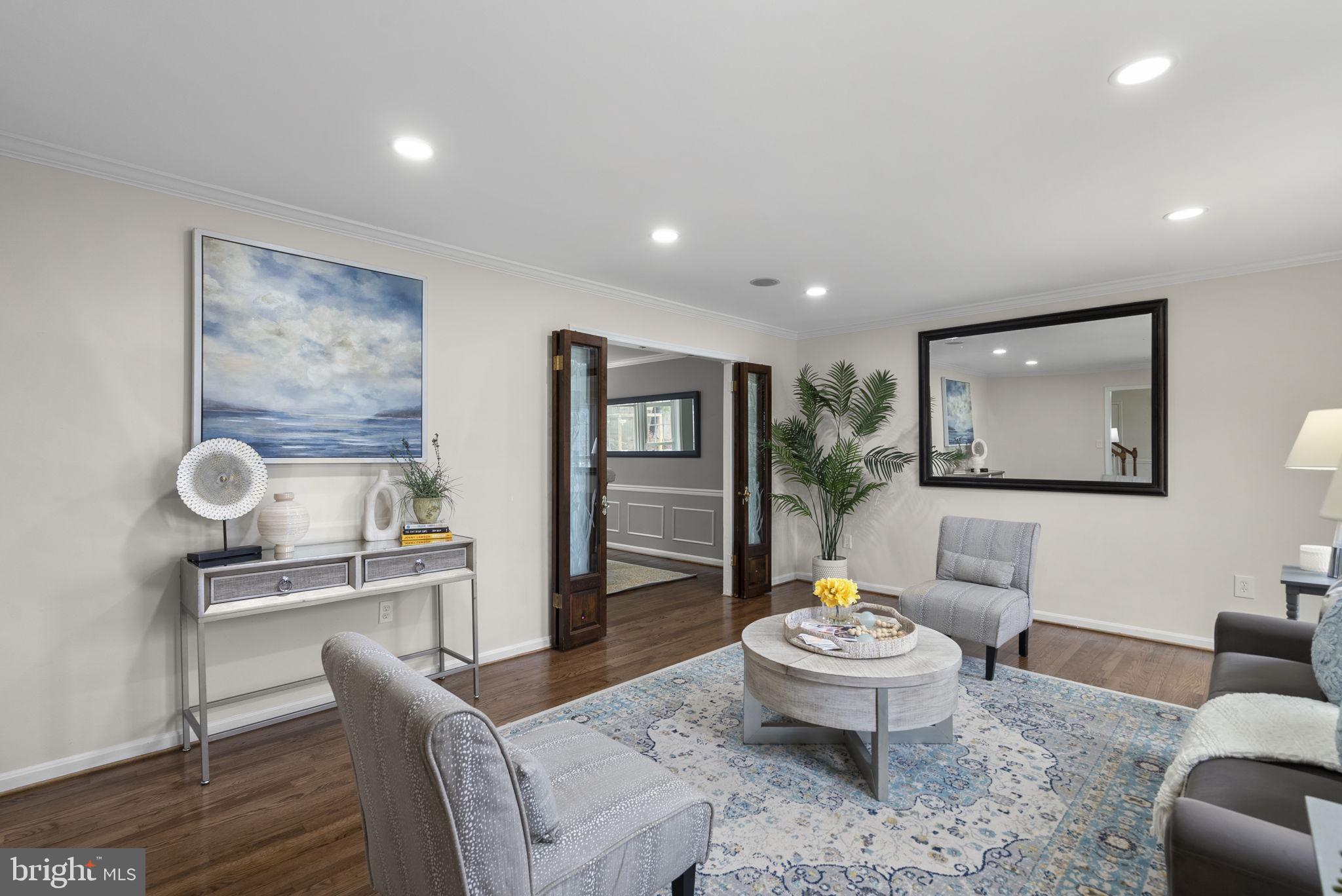 LONGMEAD - Residential