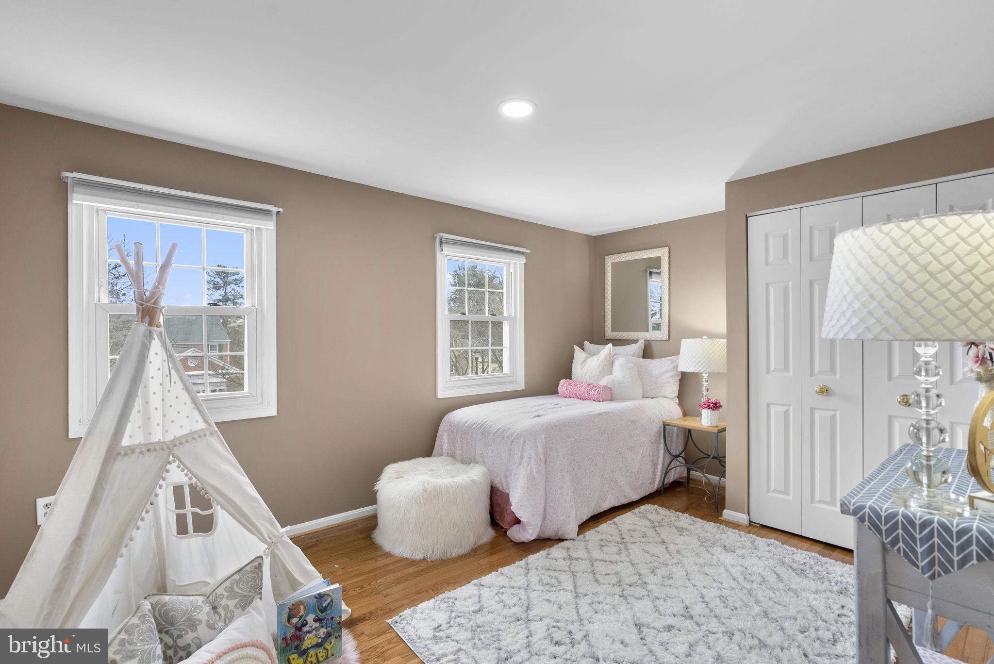 LONGMEAD - Residential