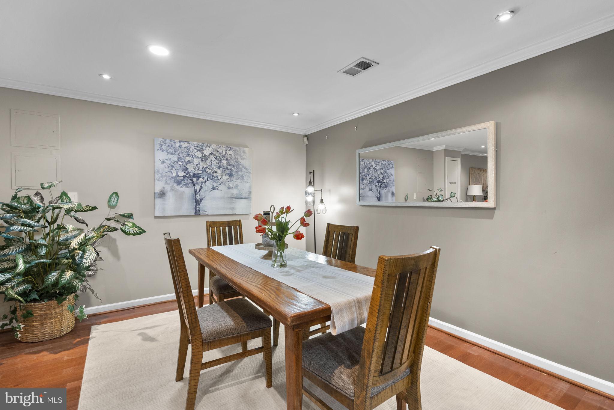 LONGMEAD - Residential